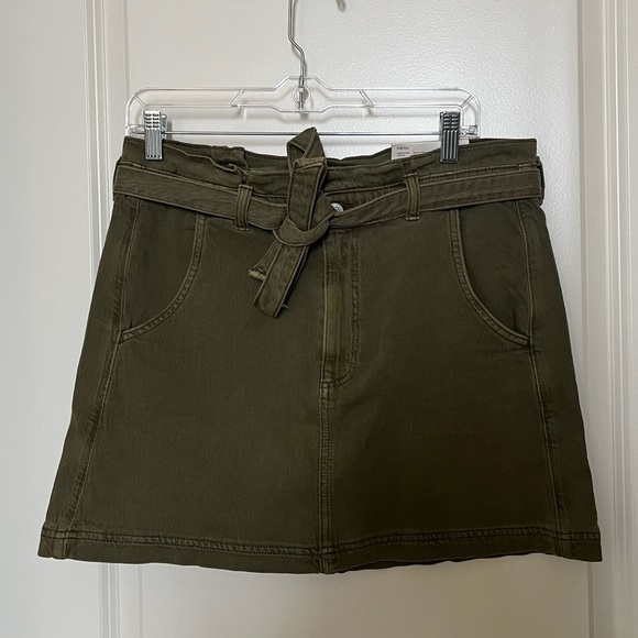 🌴NWT American Eagle Women's Army Green Skirt with Belt Size 12 - Picture 1 of 8